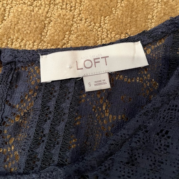 LOFT dark blue lace tank top size small - Picture 3 of 10